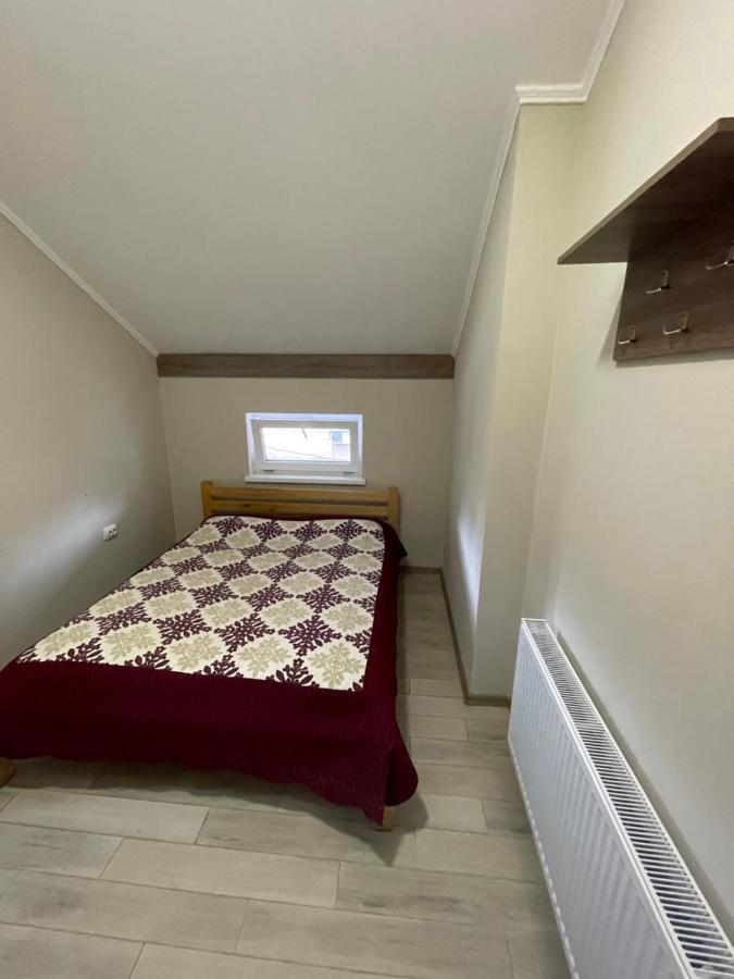 Hostel U Pottera Tsjernivtsi Eksteriør bilde